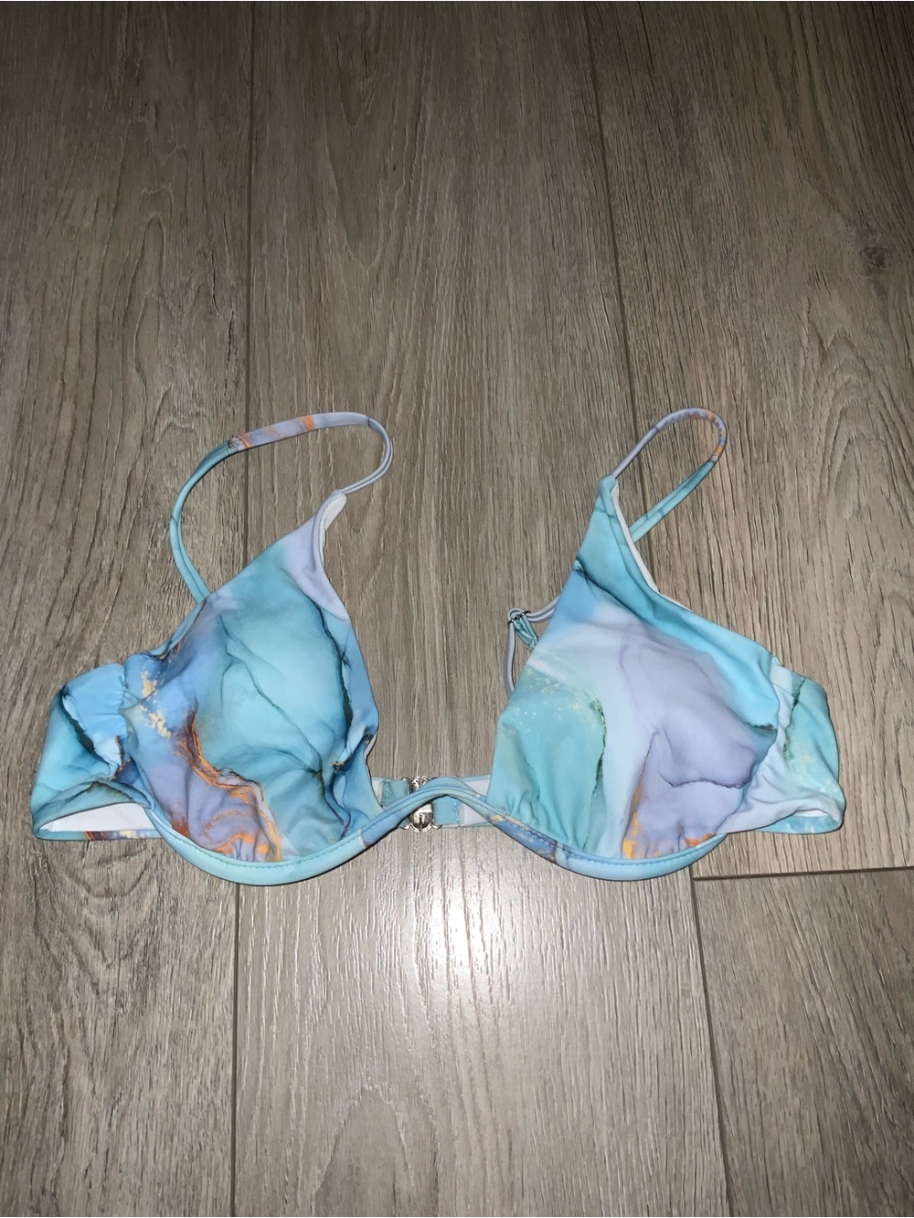 SHEIN Pastel Marble Print Kids Bikini Top in Light Blue and Aqua